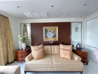 À vendre 3 chambres condo à Watthana, Bangkok