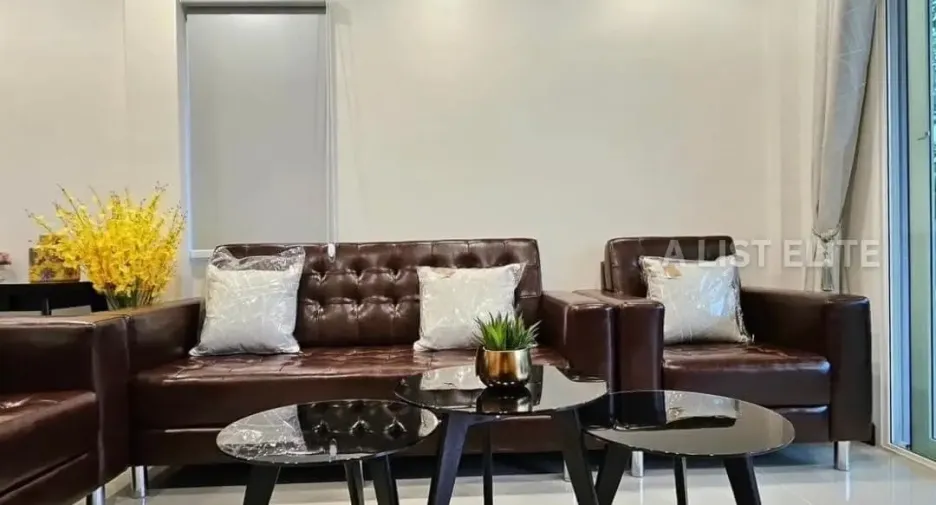 Casa en alquiler de 3 habitaciones en Bang Phli, Samut Prakan