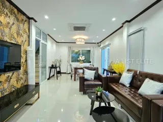 Casa en alquiler de 3 habitaciones en Bang Phli, Samut Prakan
