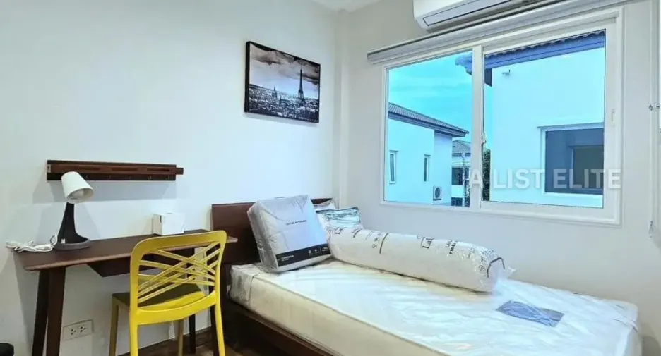 Casa en alquiler de 3 habitaciones en Bang Phli, Samut Prakan
