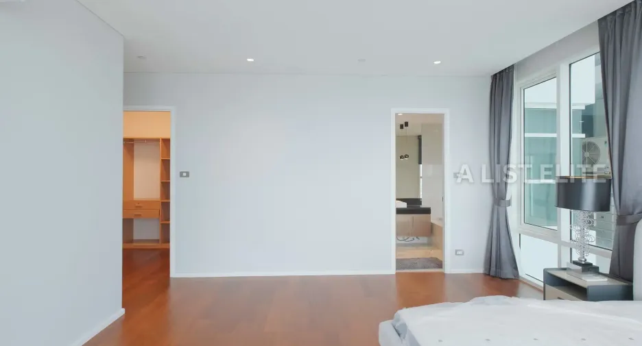 Condo en venta de 3 habitaciones en Khlong Toei, Bangkok