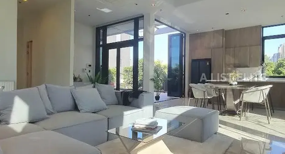 For rent 4 bedrooms condo in Watthana, Bangkok