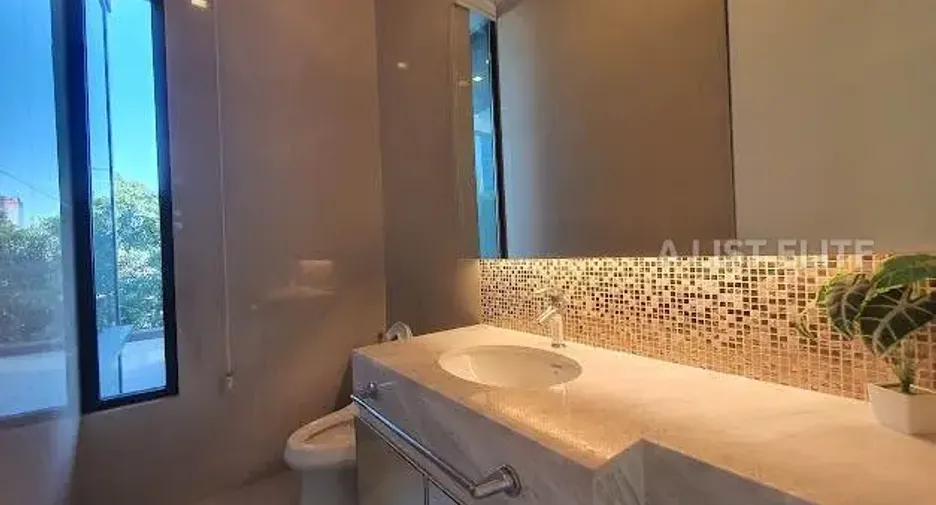 For rent 4 bedrooms condo in Watthana, Bangkok