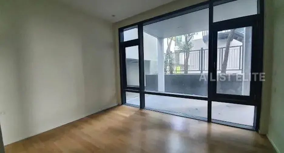 For rent 4 bedrooms condo in Watthana, Bangkok
