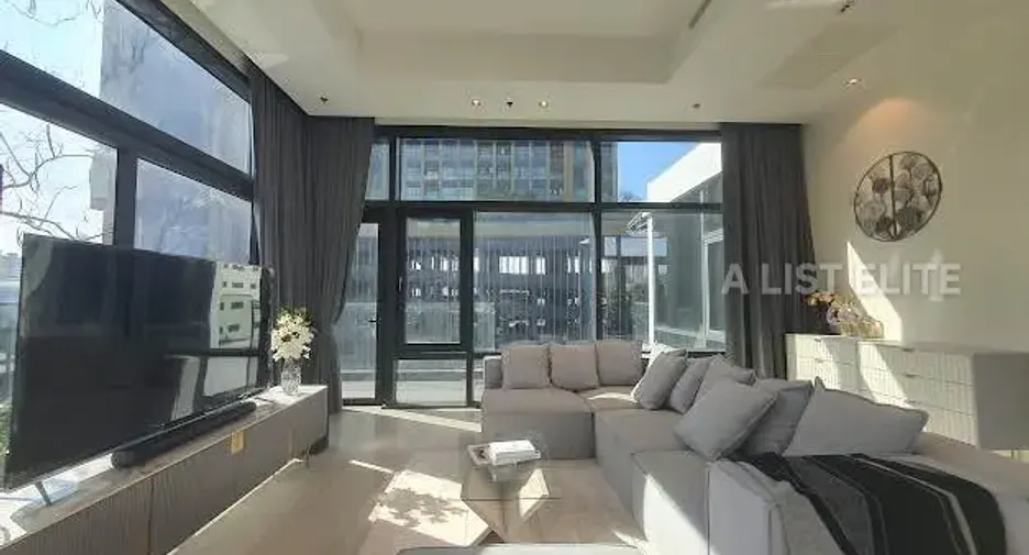 For rent 4 bedrooms condo in Watthana, Bangkok