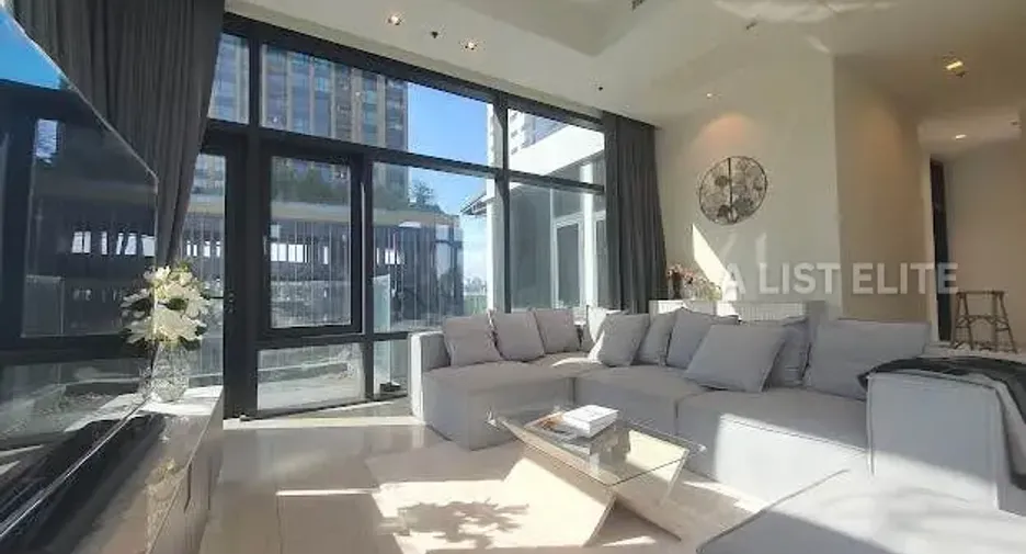 For rent 4 bedrooms condo in Watthana, Bangkok