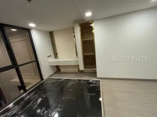 Condo en venta de 3 habitaciones en Huai Khwang, Bangkok