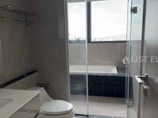 À vendre 3 chambres condo à Huai Khwang, Bangkok