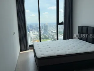 À vendre 3 chambres condo à Huai Khwang, Bangkok