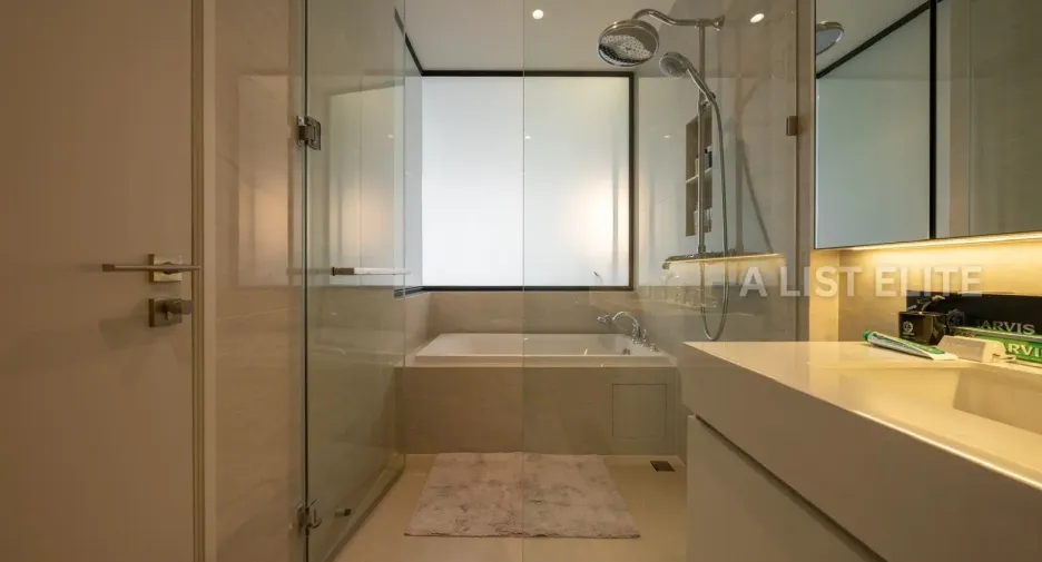 For sale 1 bed condo in Pathum Wan, Bangkok