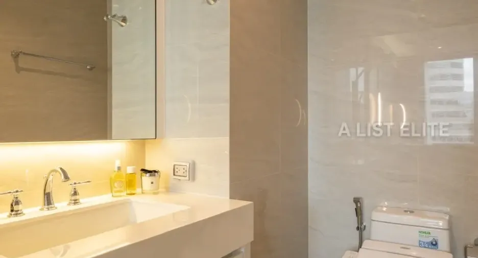 For sale 1 bed condo in Pathum Wan, Bangkok