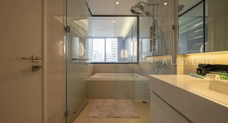 For sale 1 bed condo in Pathum Wan, Bangkok