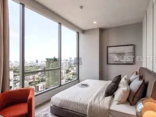 For rent 3 bedrooms condo in Khlong Toei, Bangkok