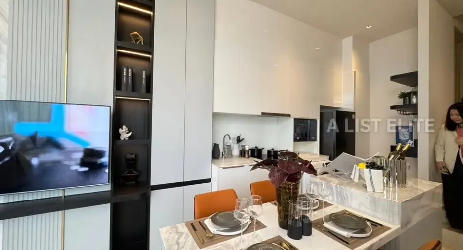 For sale 2 bedrooms condo in Bang Rak, Bangkok