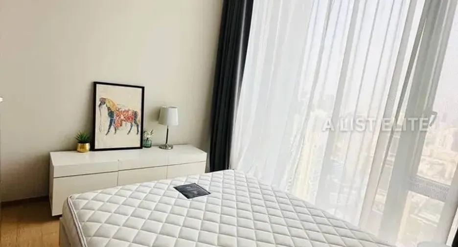 For rent 3 bedrooms condo in Pathum Wan, Bangkok