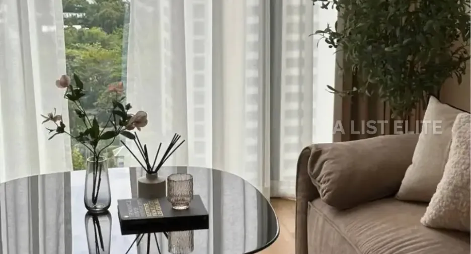 For rent 2 bedrooms condo in Pathum Wan, Bangkok
