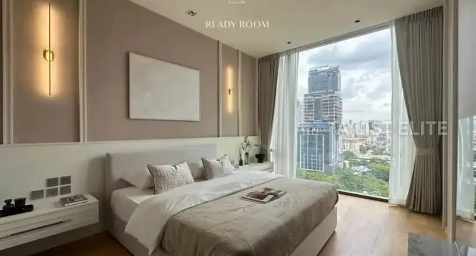 For rent 2 bedrooms condo in Pathum Wan, Bangkok