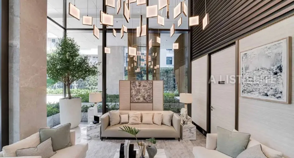 For rent 2 bedrooms condo in Pathum Wan, Bangkok