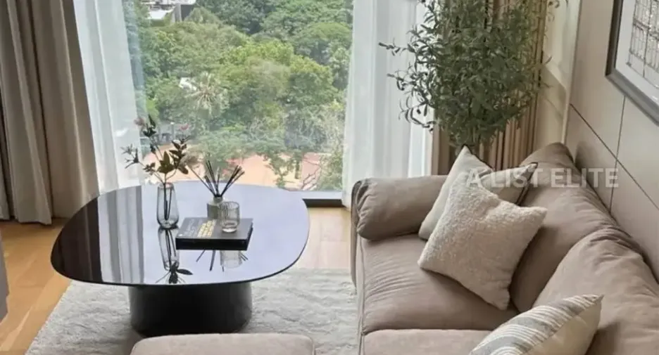 For rent 2 bedrooms condo in Pathum Wan, Bangkok