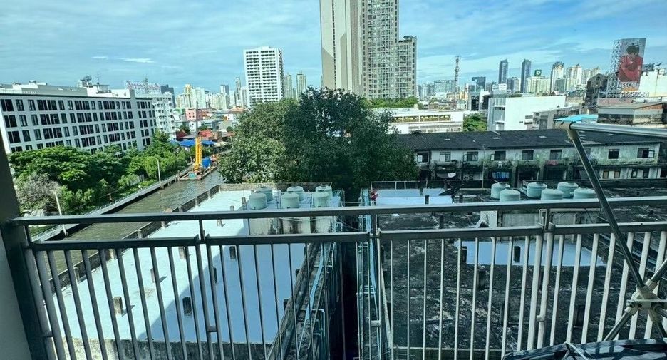 For sale 2 bedrooms condo in Watthana, Bangkok