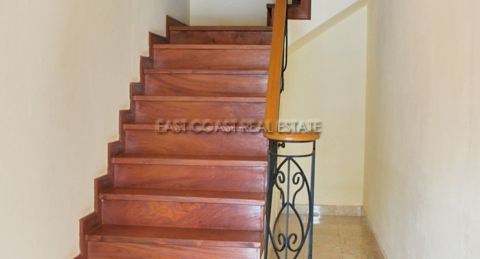 For rent 5 bedrooms house in East Pattaya, Pattaya
