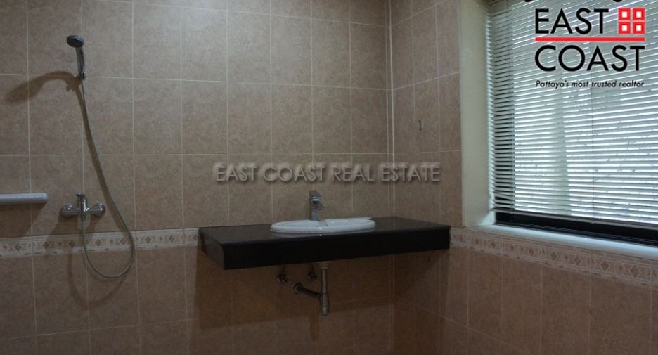 For rent 5 bedrooms house in East Pattaya, Pattaya