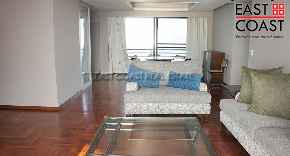 For rent 2 bedrooms condo in Pratumnak, Pattaya
