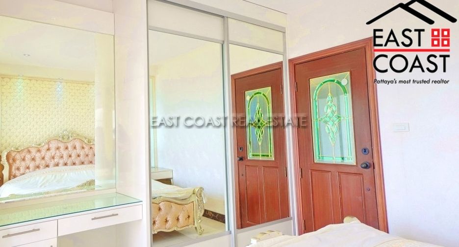 For rent 2 bedrooms condo in Pratumnak, Pattaya
