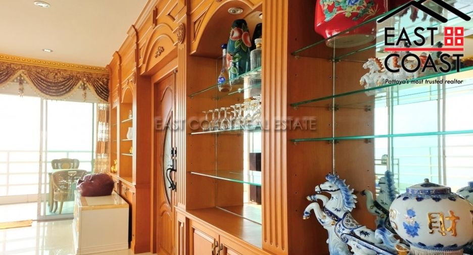For rent 2 bedrooms condo in Pratumnak, Pattaya