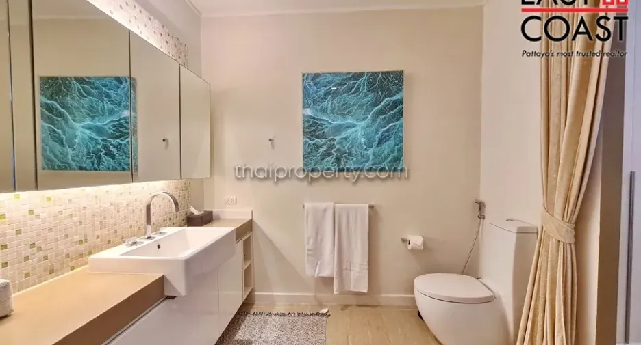 For rent 2 bedrooms condo in Bang Lamung, Chonburi