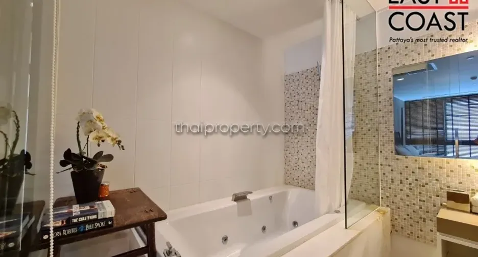 For rent 2 bedrooms condo in Bang Lamung, Chonburi