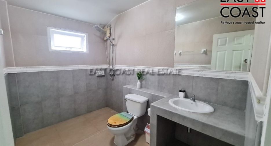 For rent 6 bedrooms house in East Pattaya, Pattaya