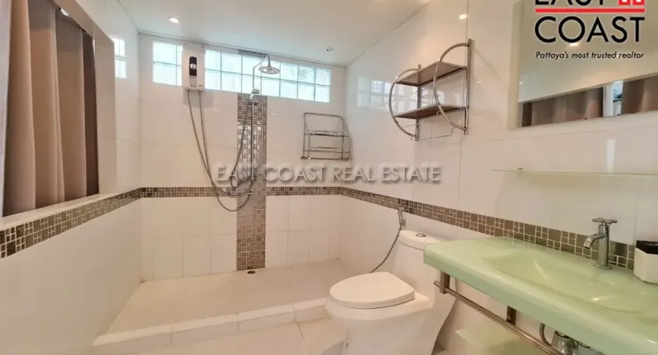 For rent 6 bedrooms house in Bang Lamung, Chonburi