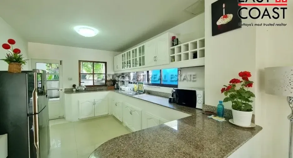 For rent 6 bedrooms house in Bang Lamung, Chonburi