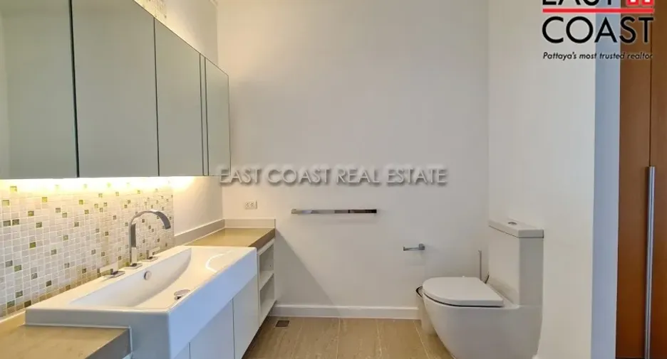 For rent 2 bedrooms condo in Bang Lamung, Chonburi