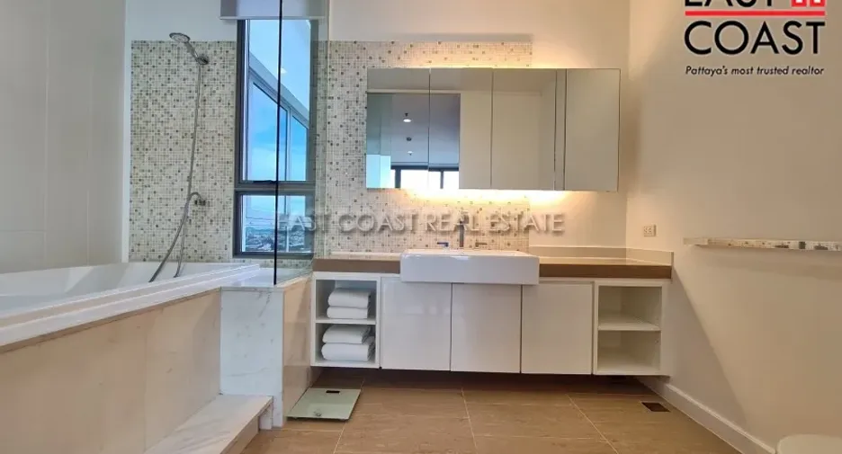For rent 2 bedrooms condo in Bang Lamung, Chonburi
