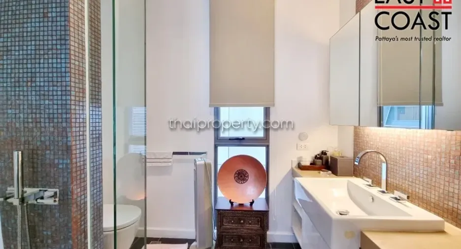 For rent 2 bedrooms condo in Bang Lamung, Chonburi