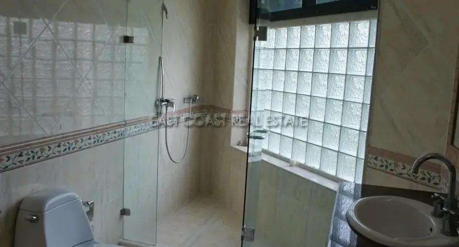 For rent 4 bedrooms house in Bang Lamung, Chonburi