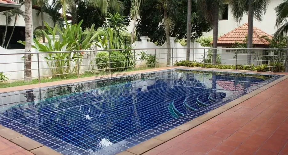 For rent 4 bedrooms house in Bang Lamung, Chonburi