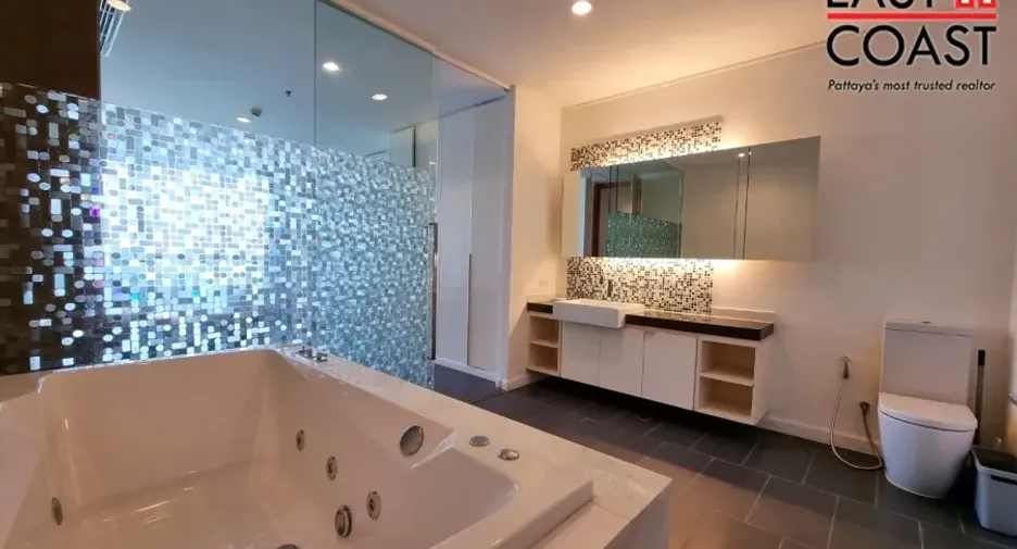 For rent 2 bedrooms condo in Bang Lamung, Chonburi
