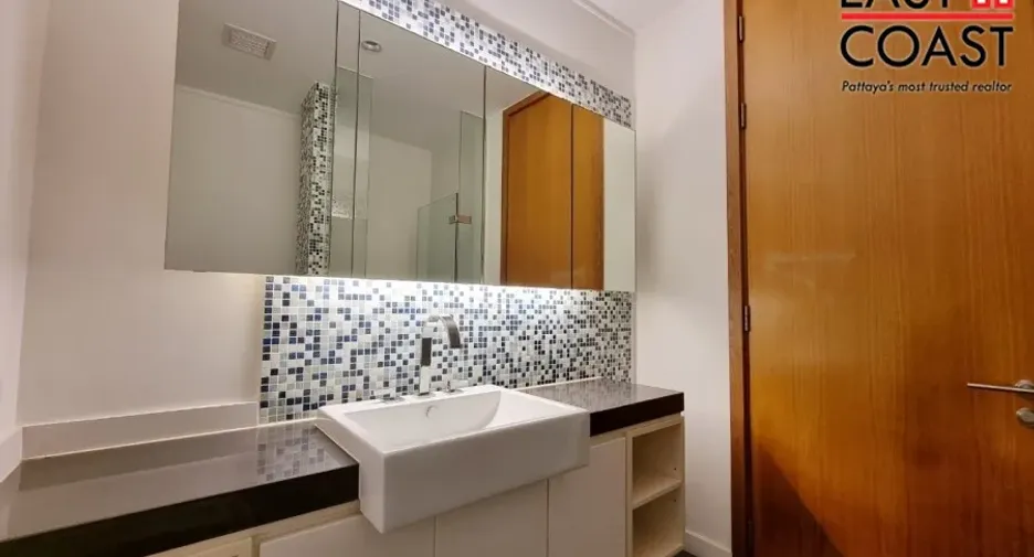 For rent 2 bedrooms condo in Bang Lamung, Chonburi