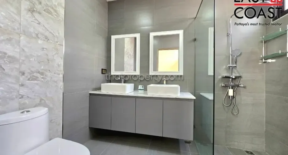 Casa en alquiler de 3 habitaciones en Bang Lamung, Chonburi