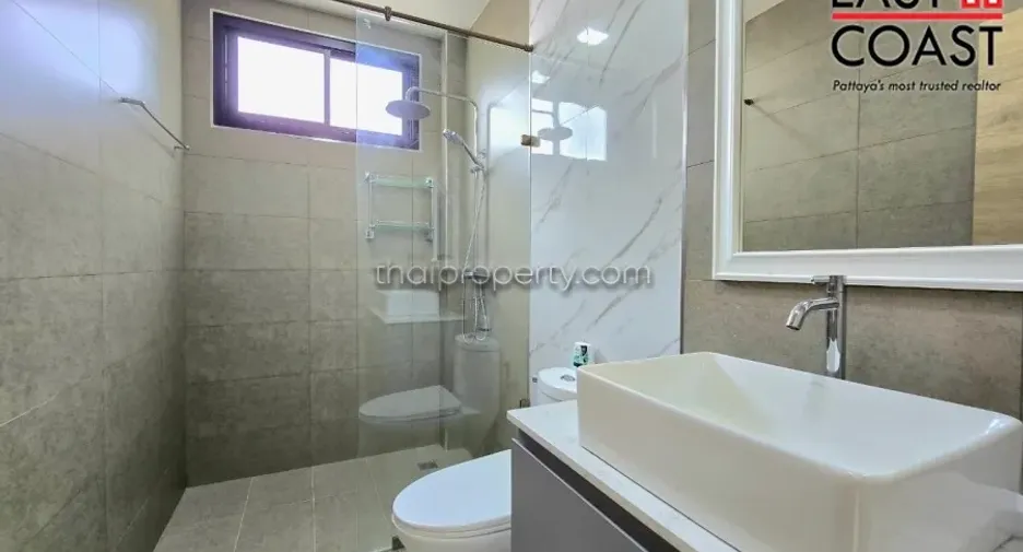 Casa en alquiler de 3 habitaciones en Bang Lamung, Chonburi