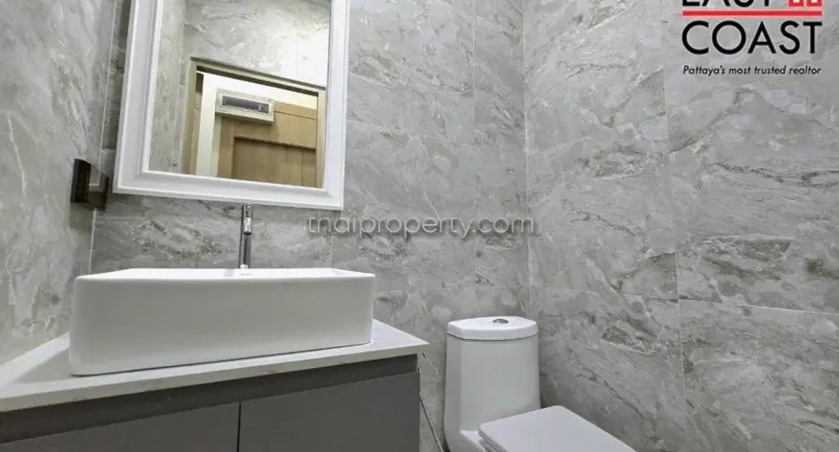 Casa en alquiler de 3 habitaciones en Bang Lamung, Chonburi