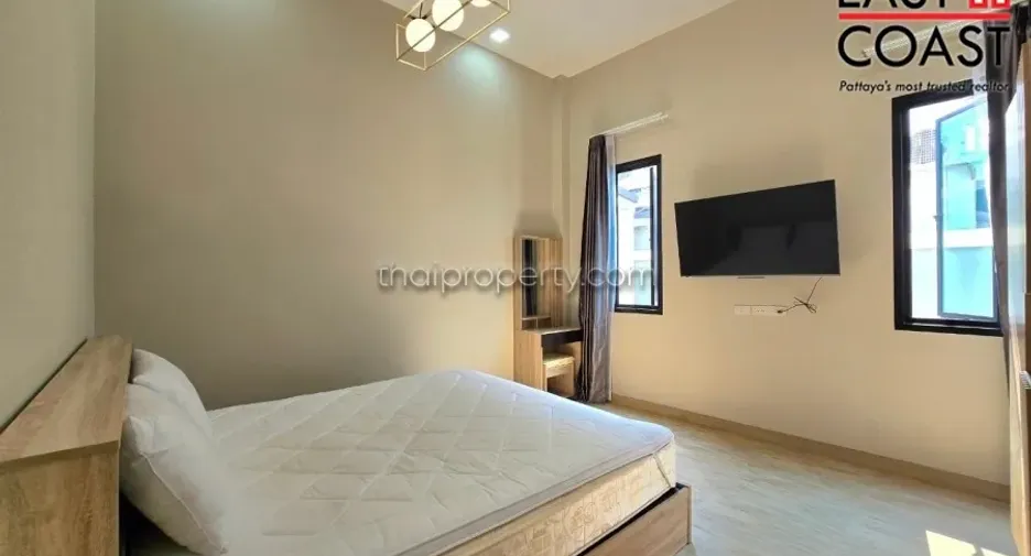 Casa en alquiler de 3 habitaciones en Bang Lamung, Chonburi