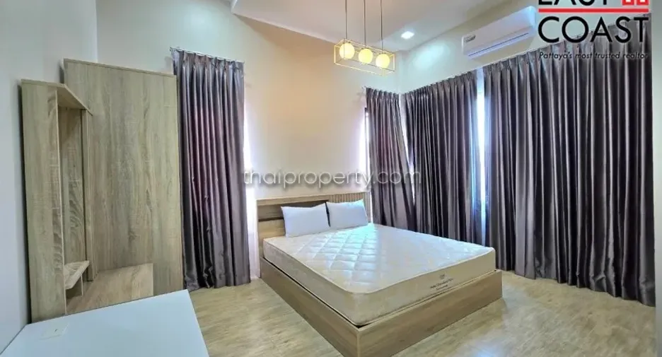 Casa en alquiler de 3 habitaciones en Bang Lamung, Chonburi