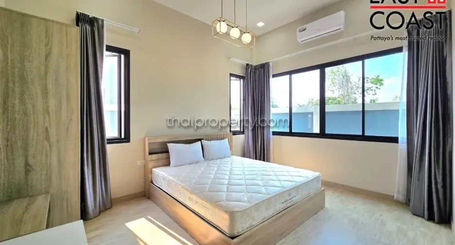 Casa en alquiler de 3 habitaciones en Bang Lamung, Chonburi