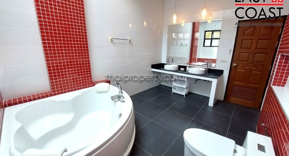 For rent 3 bedrooms house in Huay Yai, Pattaya
