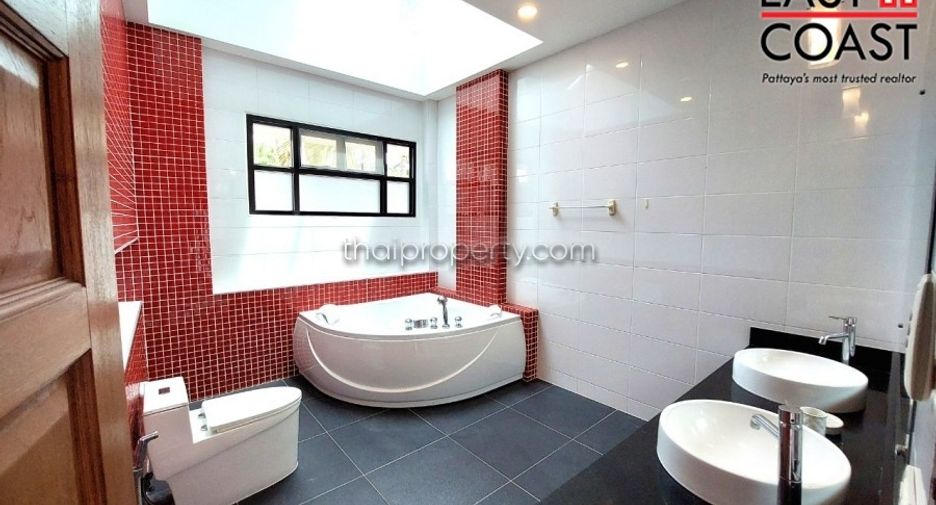 For rent 3 bedrooms house in Huay Yai, Pattaya