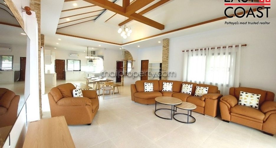 For rent 3 bedrooms house in Huay Yai, Pattaya